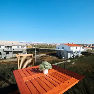apartments-anka-vrsi.hotelinzadar.com/